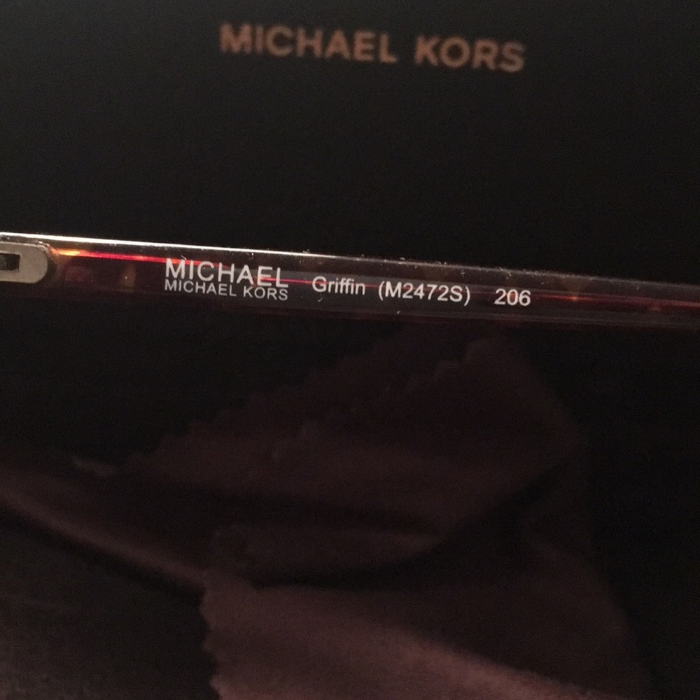 Michael kors sunglasses - Picture 2 of 4